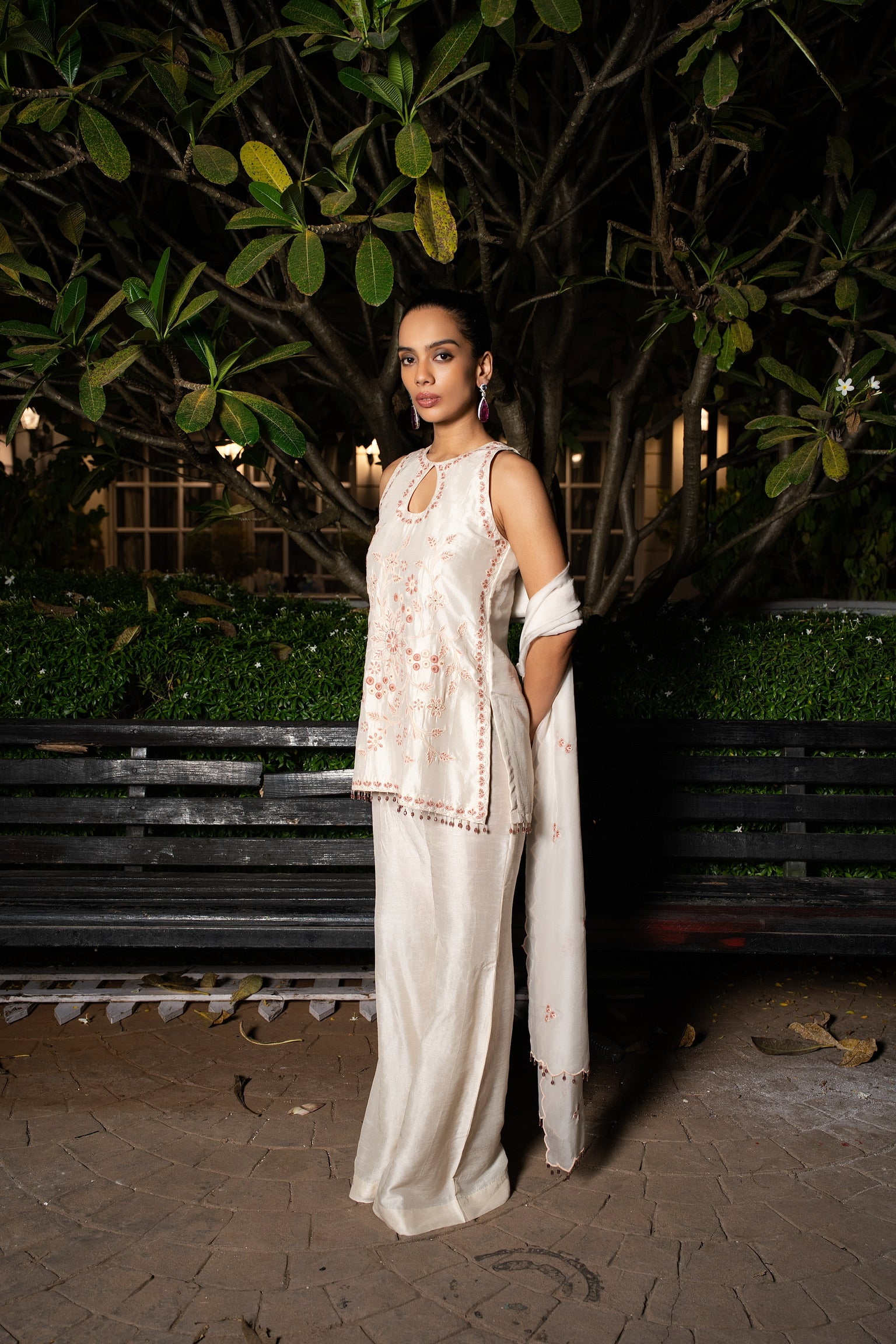 Ivory sleeveless short kurta set