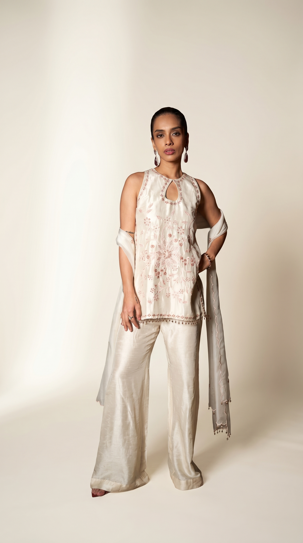 Ivory sleeveless short kurta set