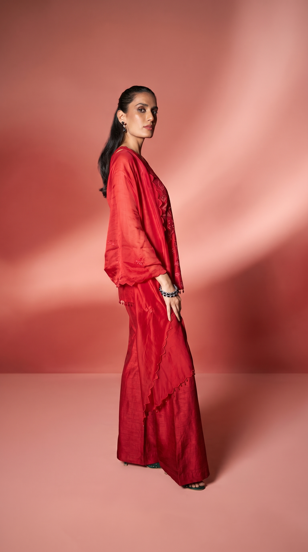 Scarlet Red sleeveless short kurta set
